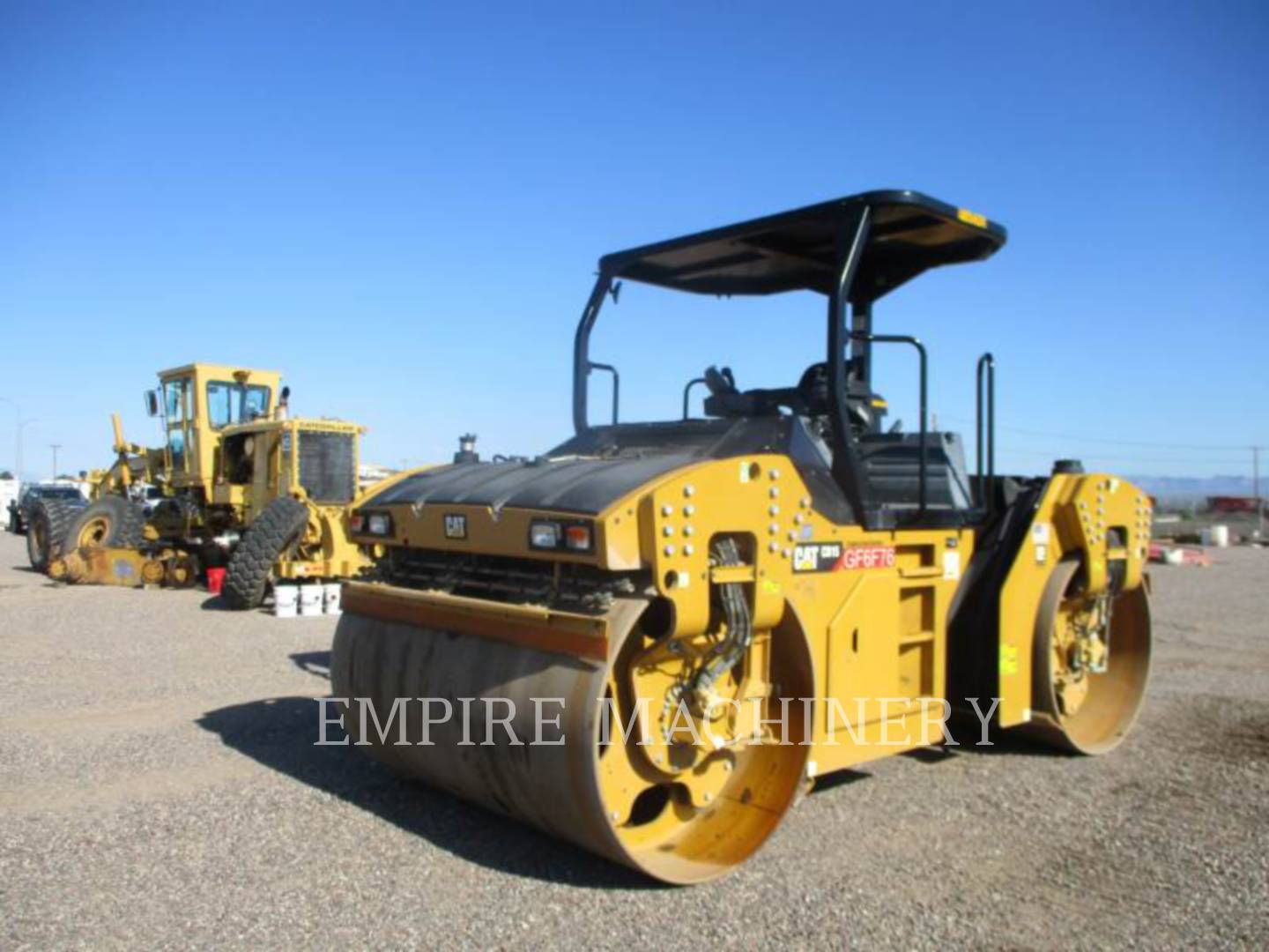 2019 Caterpillar CB15 Vibratory Double