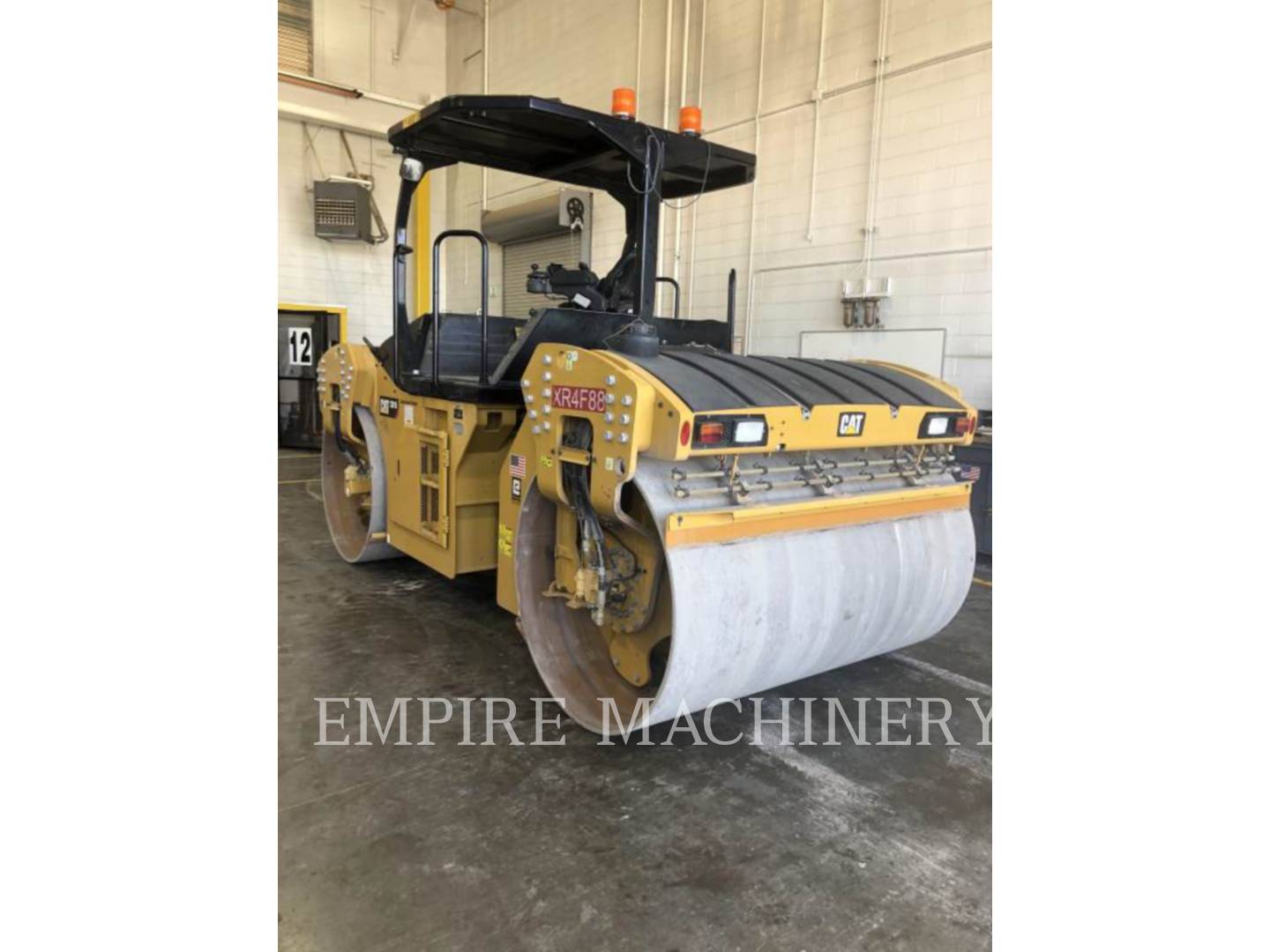 2019 Caterpillar CB15 Vibratory Double