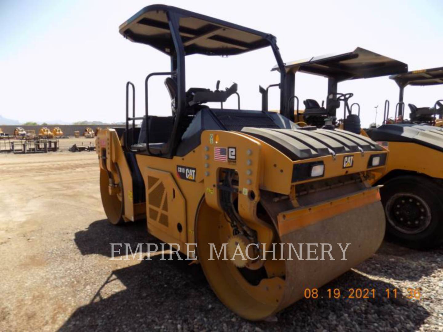 2017 Caterpillar CB10 Vibratory Double