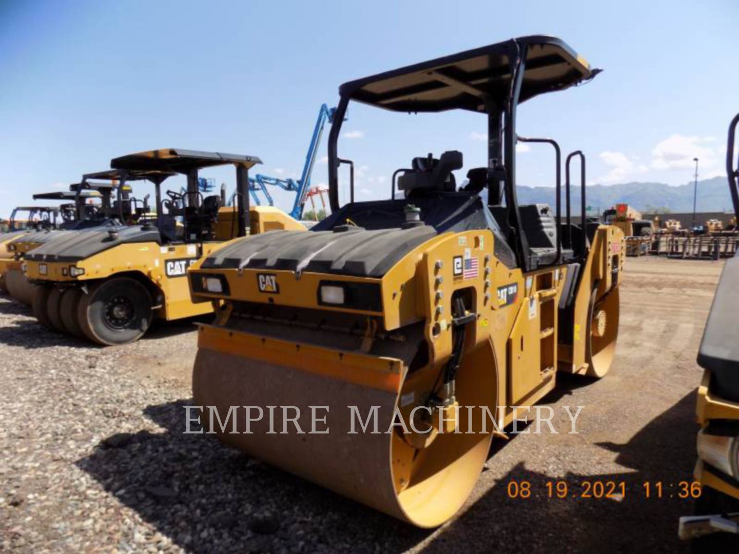 2017 Caterpillar CB10 Vibratory Double