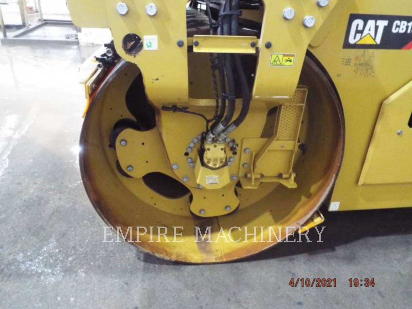 2019 Caterpillar CB15 Vibratory Double