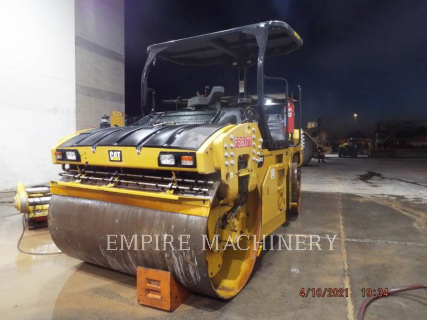 2019 Caterpillar CB15 Vibratory Double