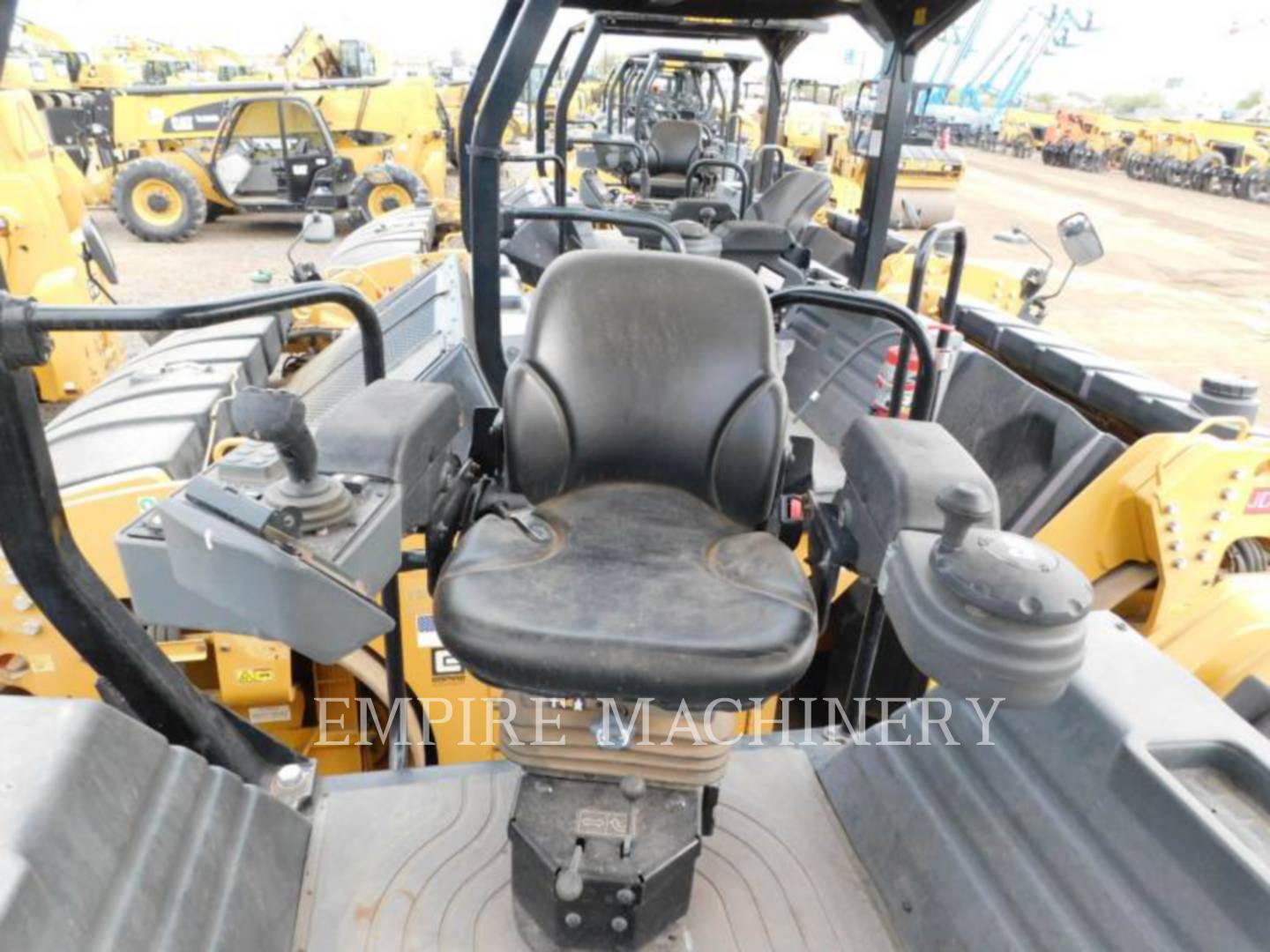 2019 Caterpillar CB15 Vibratory Double