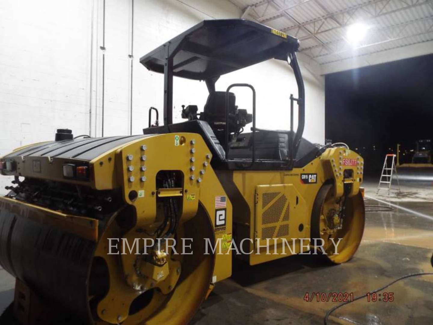 2019 Caterpillar CB15 Vibratory Double