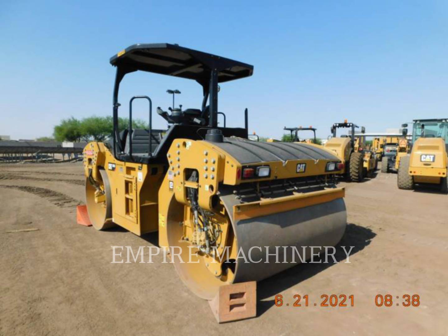 2018 Caterpillar CB15 Vibratory Double