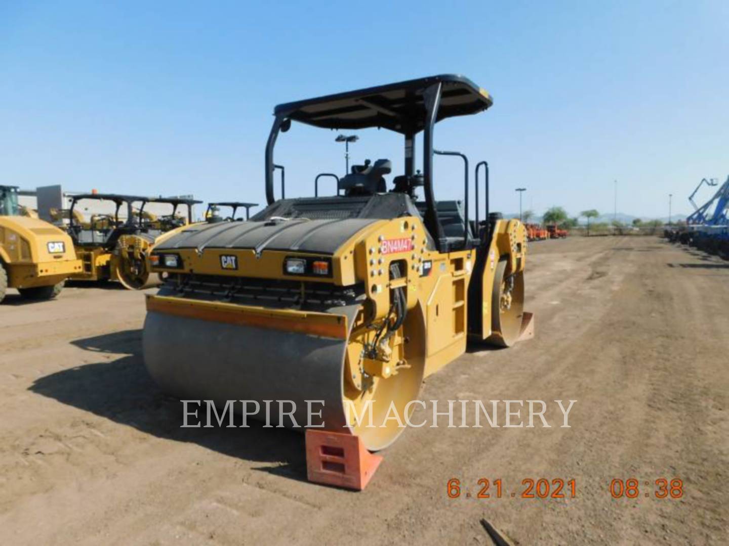 2018 Caterpillar CB15 Vibratory Double