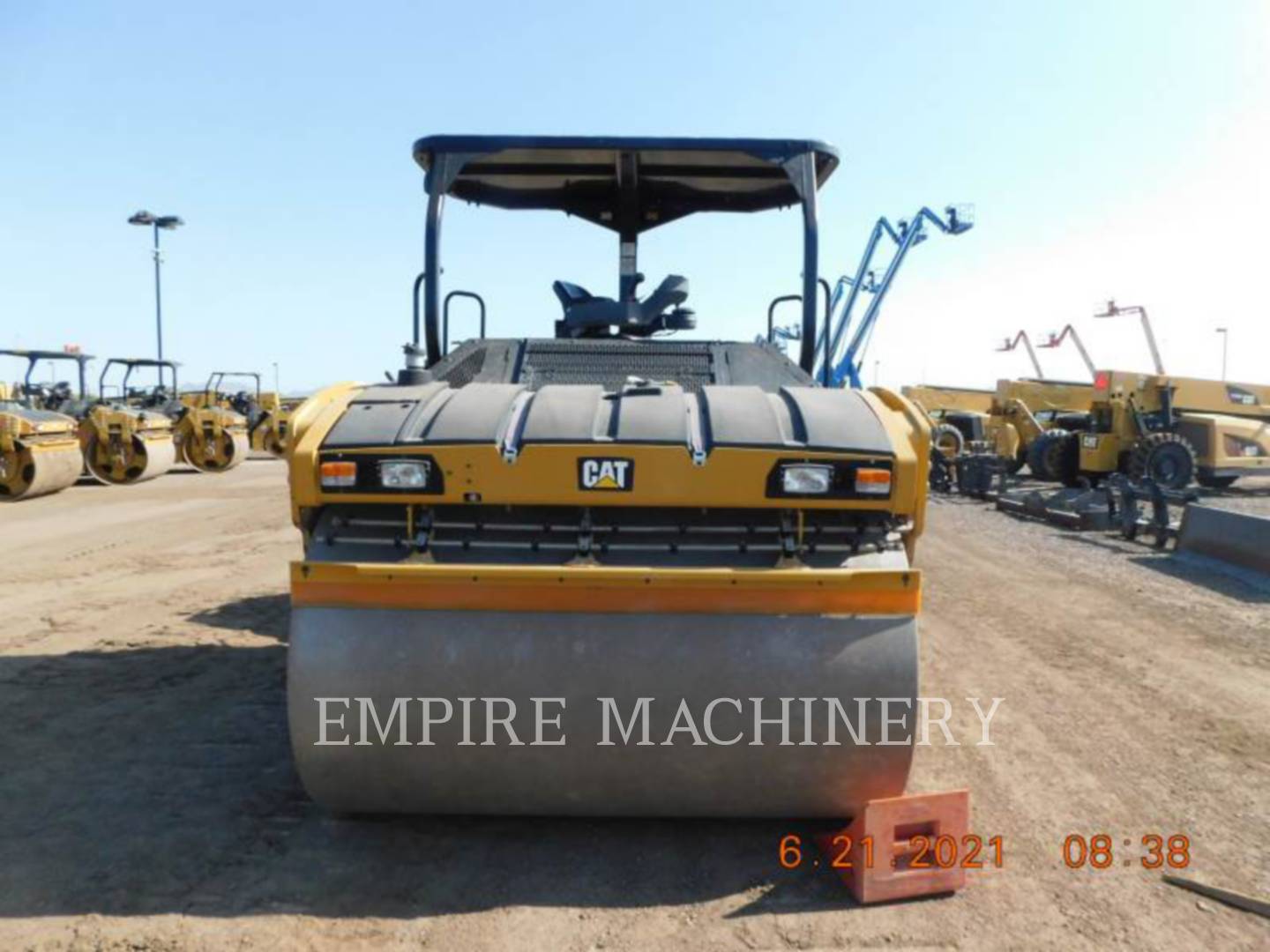 2018 Caterpillar CB15 Vibratory Double