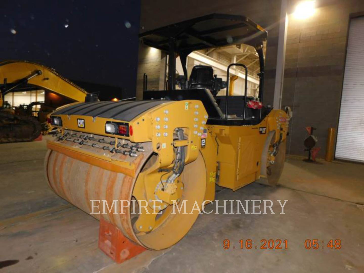 2018 Caterpillar CB15 Vibratory Double