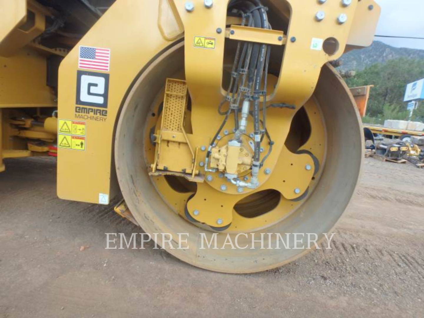 2019 Caterpillar CB15 Vibratory Double