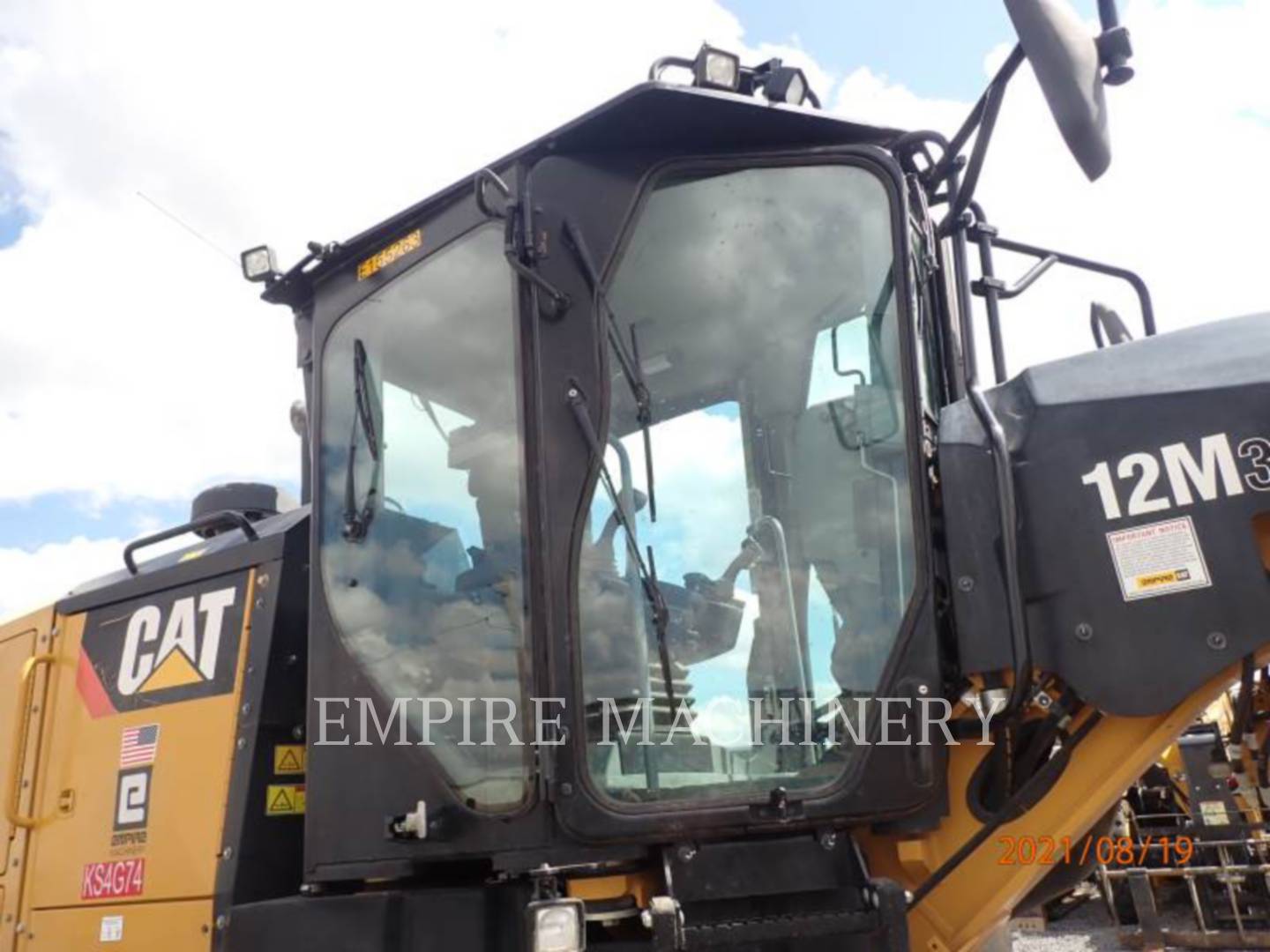 2015 Caterpillar 12M3 Grader - Road