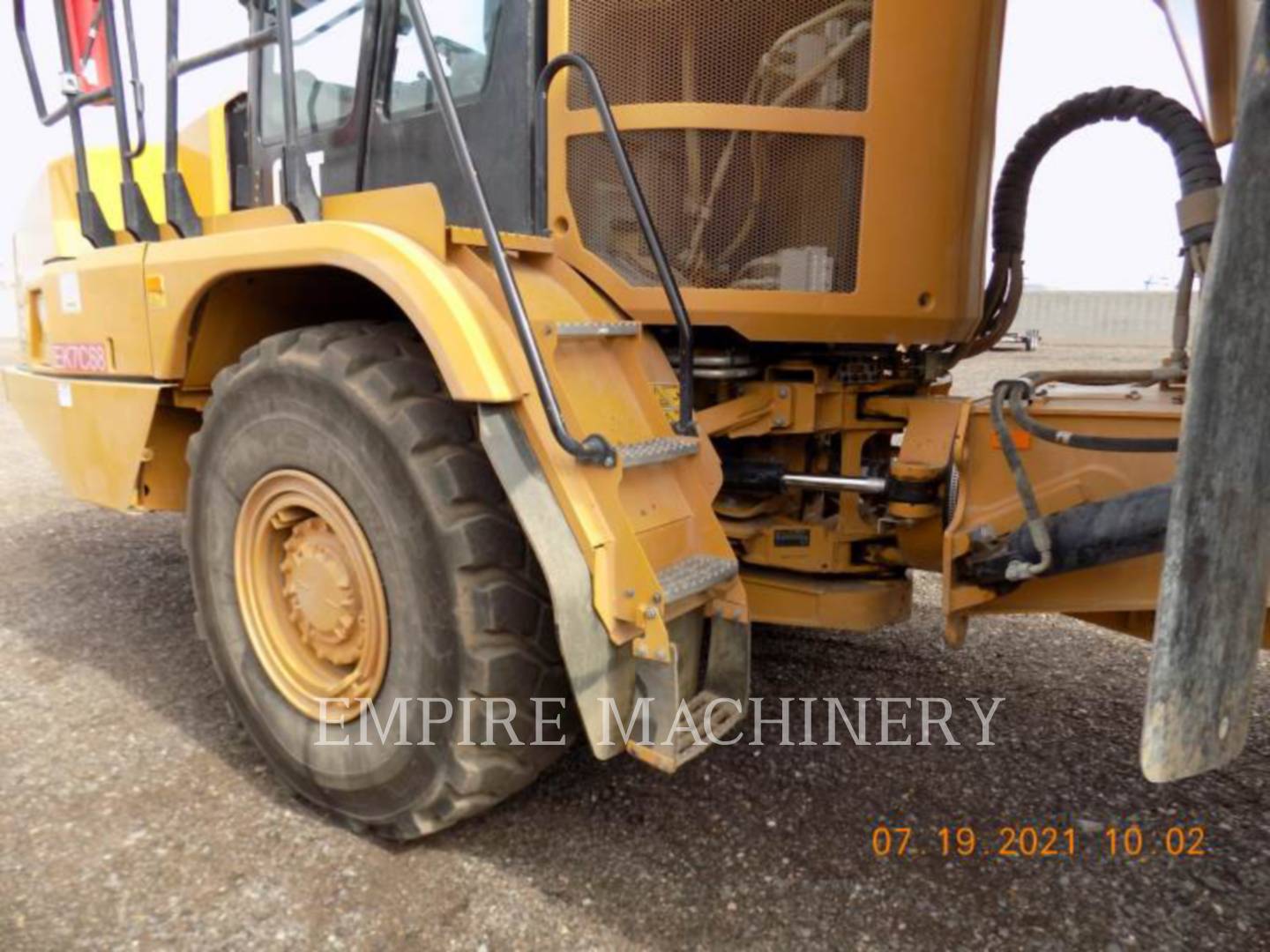 2019 Caterpillar 730-04 Truck