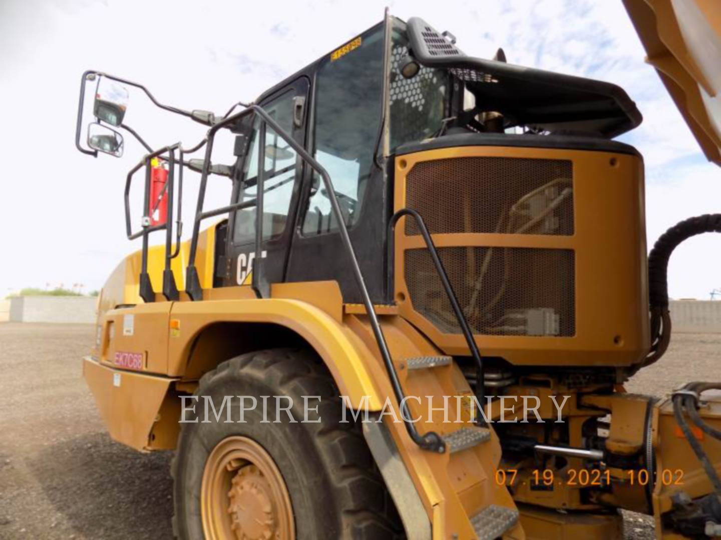 2019 Caterpillar 730-04 Truck