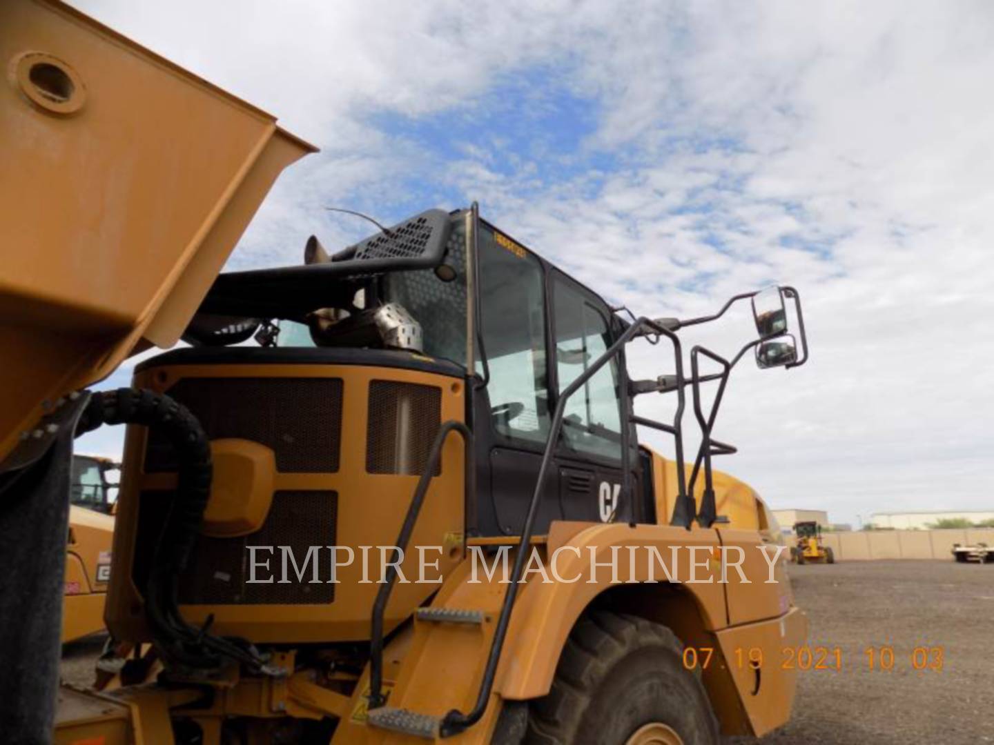 2019 Caterpillar 730-04 Truck