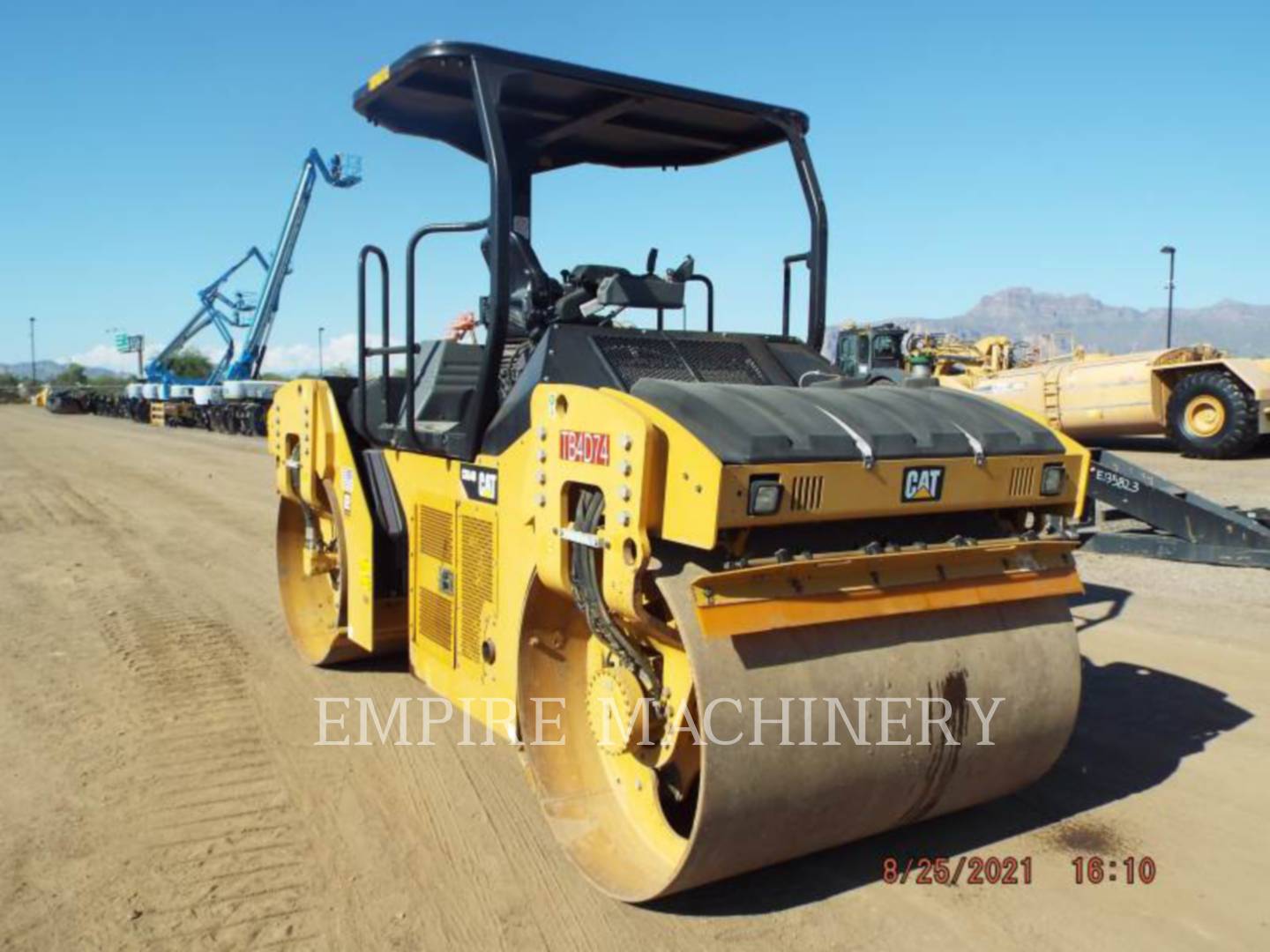 2013 Caterpillar CB54B Vibratory Double