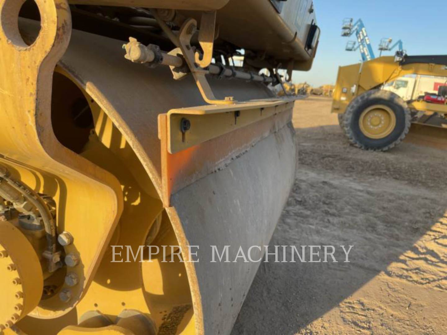 2017 Caterpillar CB10 Vibratory Double