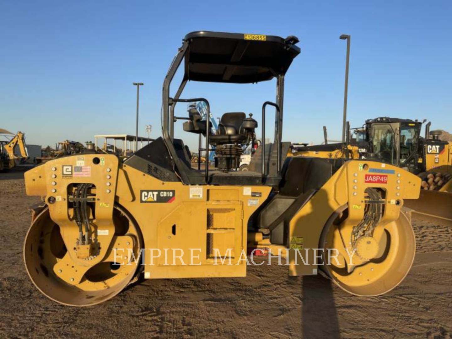 2017 Caterpillar CB10 Vibratory Double