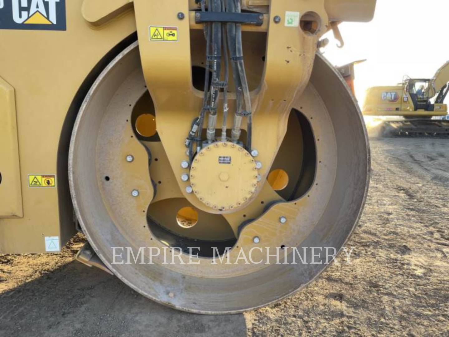 2017 Caterpillar CB10 Vibratory Double