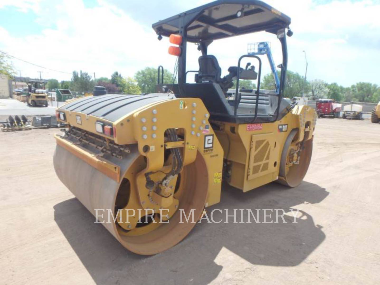 2019 Caterpillar CB15 VB Vibratory Double