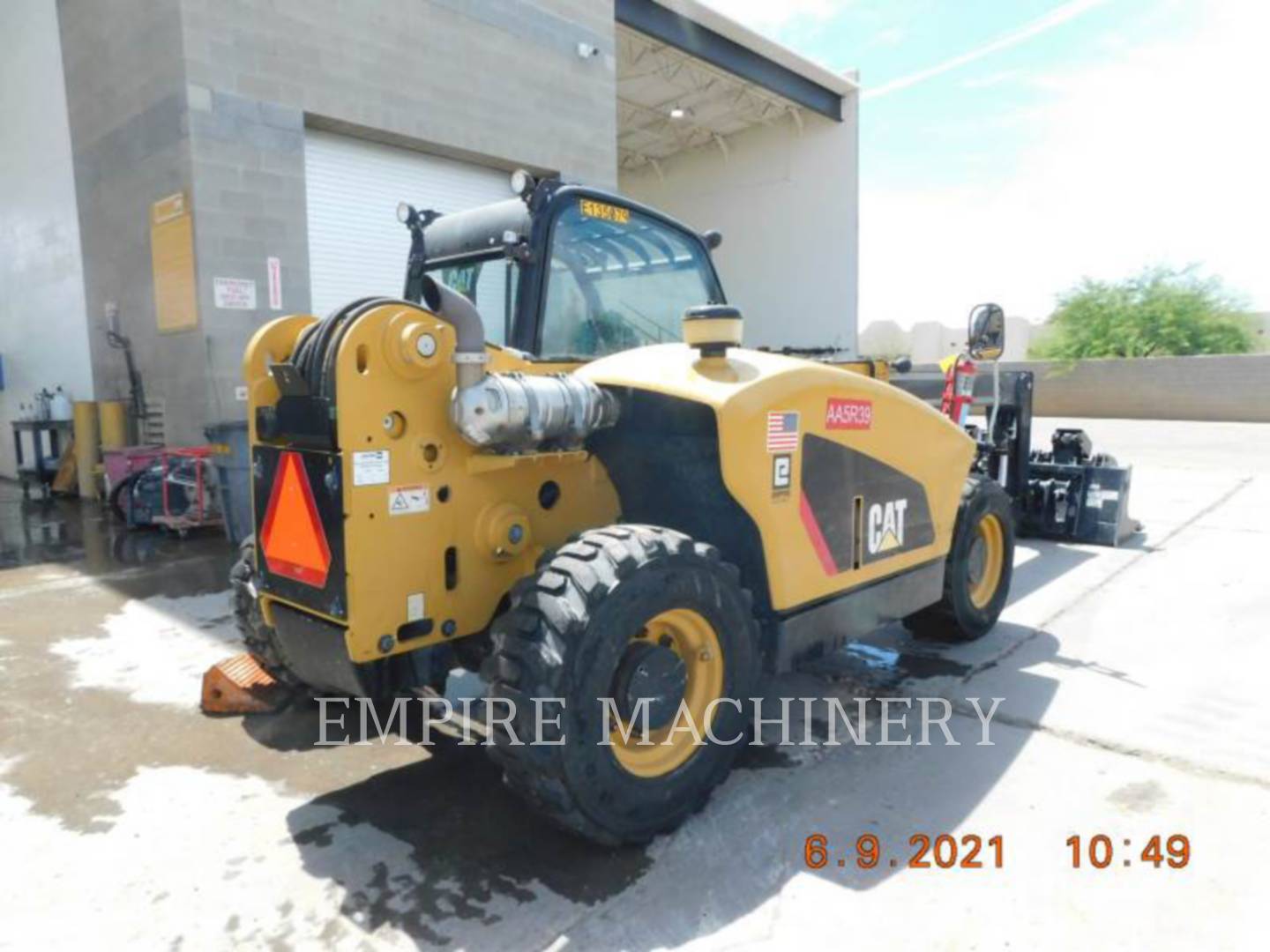 2017 Caterpillar TH255C TeleHandler