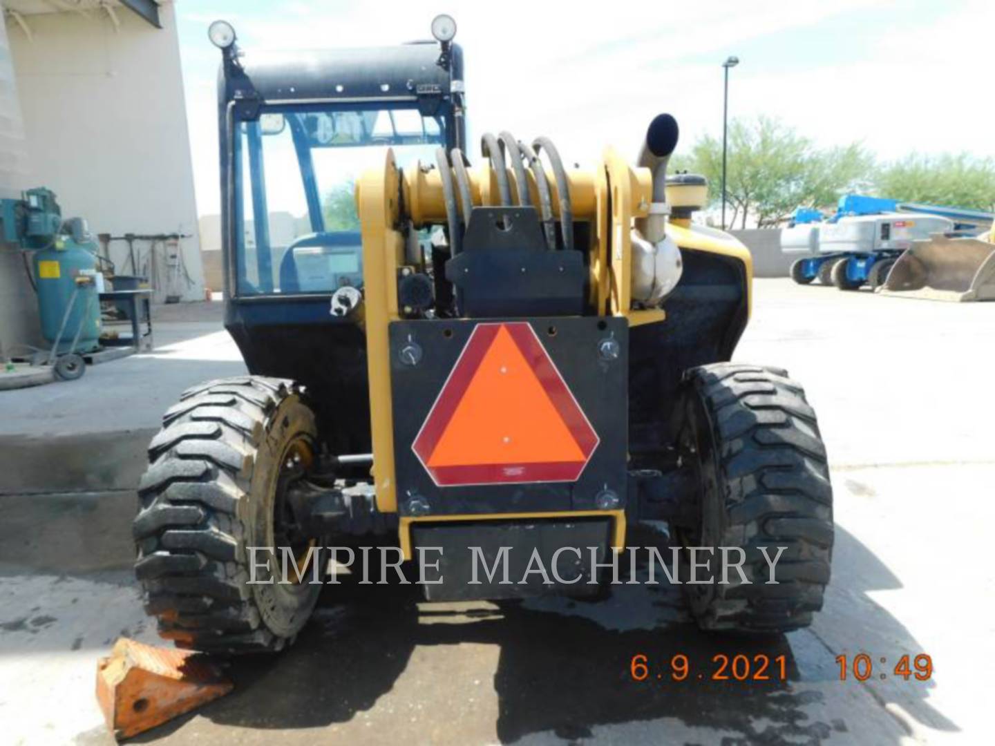 2017 Caterpillar TH255C TeleHandler