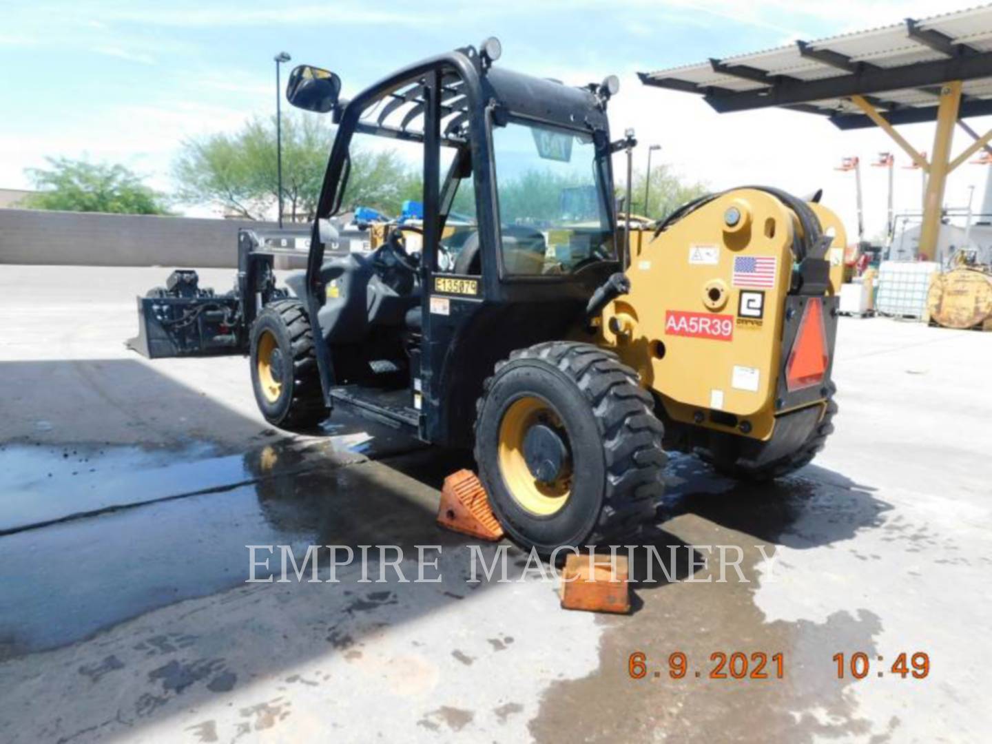 2017 Caterpillar TH255C TeleHandler