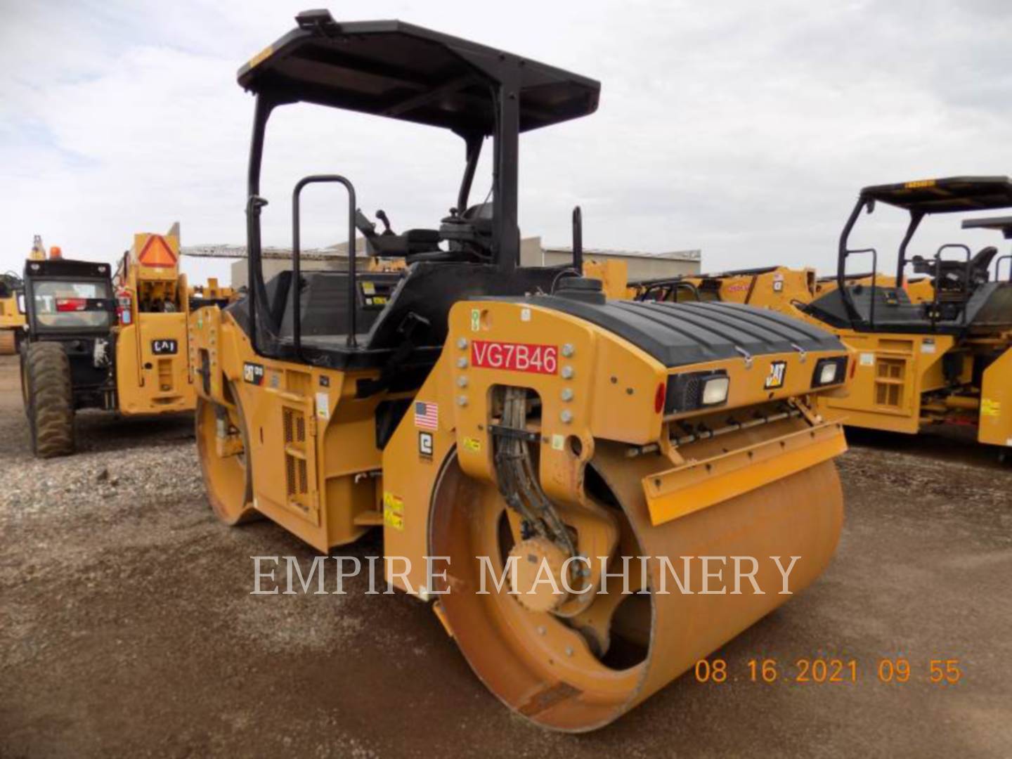 2019 Caterpillar CB10 Vibratory Double