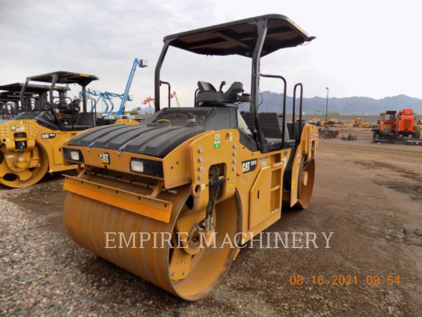 2019 Caterpillar CB10 Vibratory Double