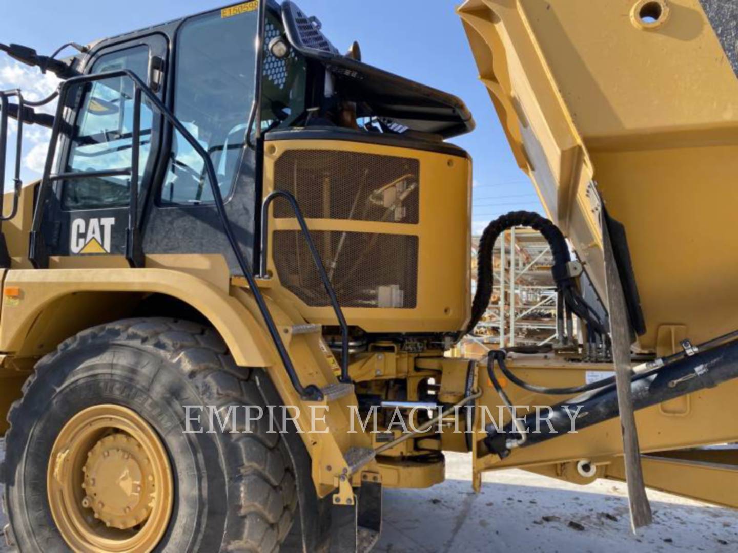 2019 Caterpillar 730-04 Truck