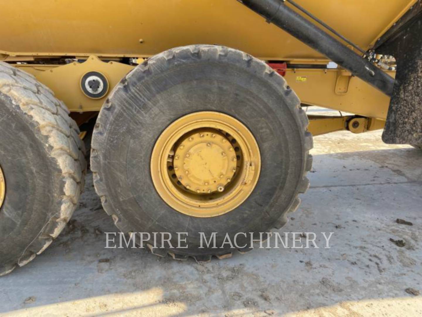 2019 Caterpillar 730-04 Truck