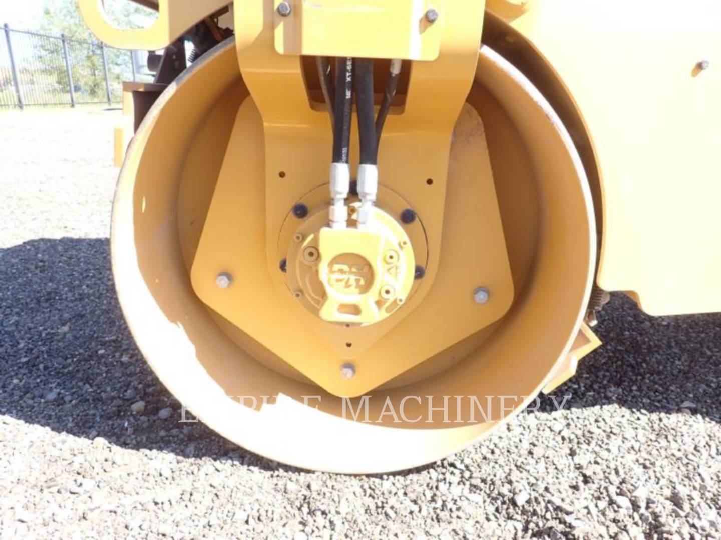 2019 Caterpillar CB22B Vibratory Double