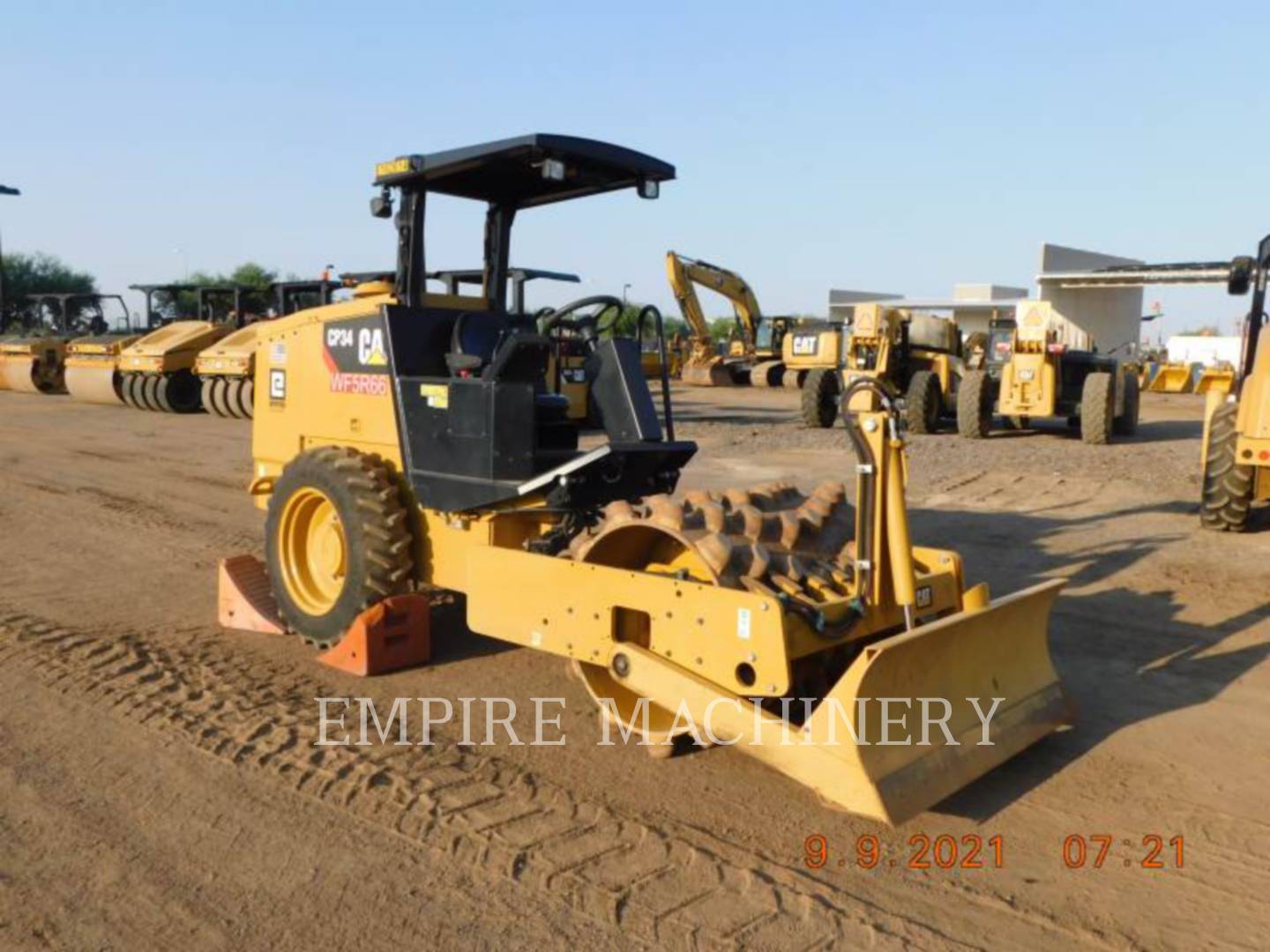 2021 Caterpillar CP34 Vibratory Single