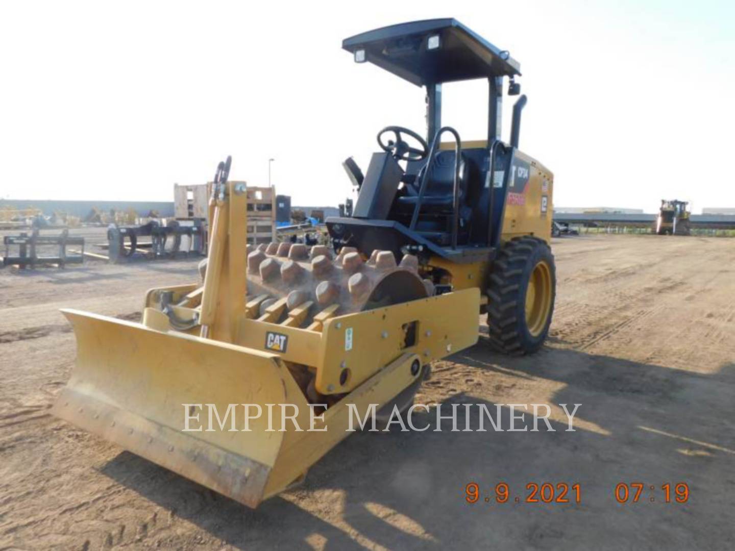 2021 Caterpillar CP34 Vibratory Single