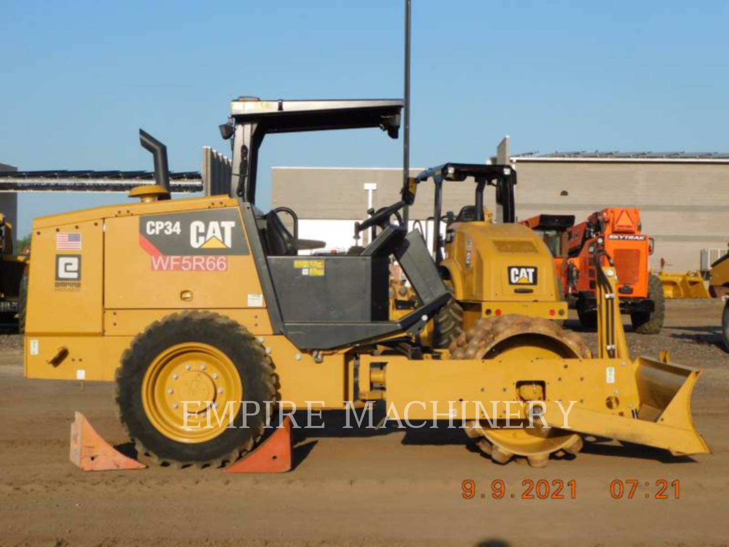 2021 Caterpillar CP34 Vibratory Single