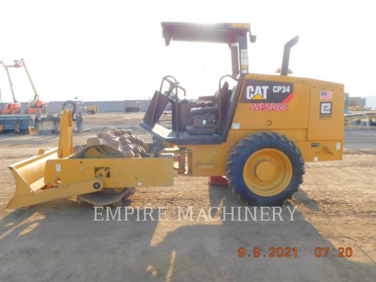 2021 Caterpillar CP34 Vibratory Single