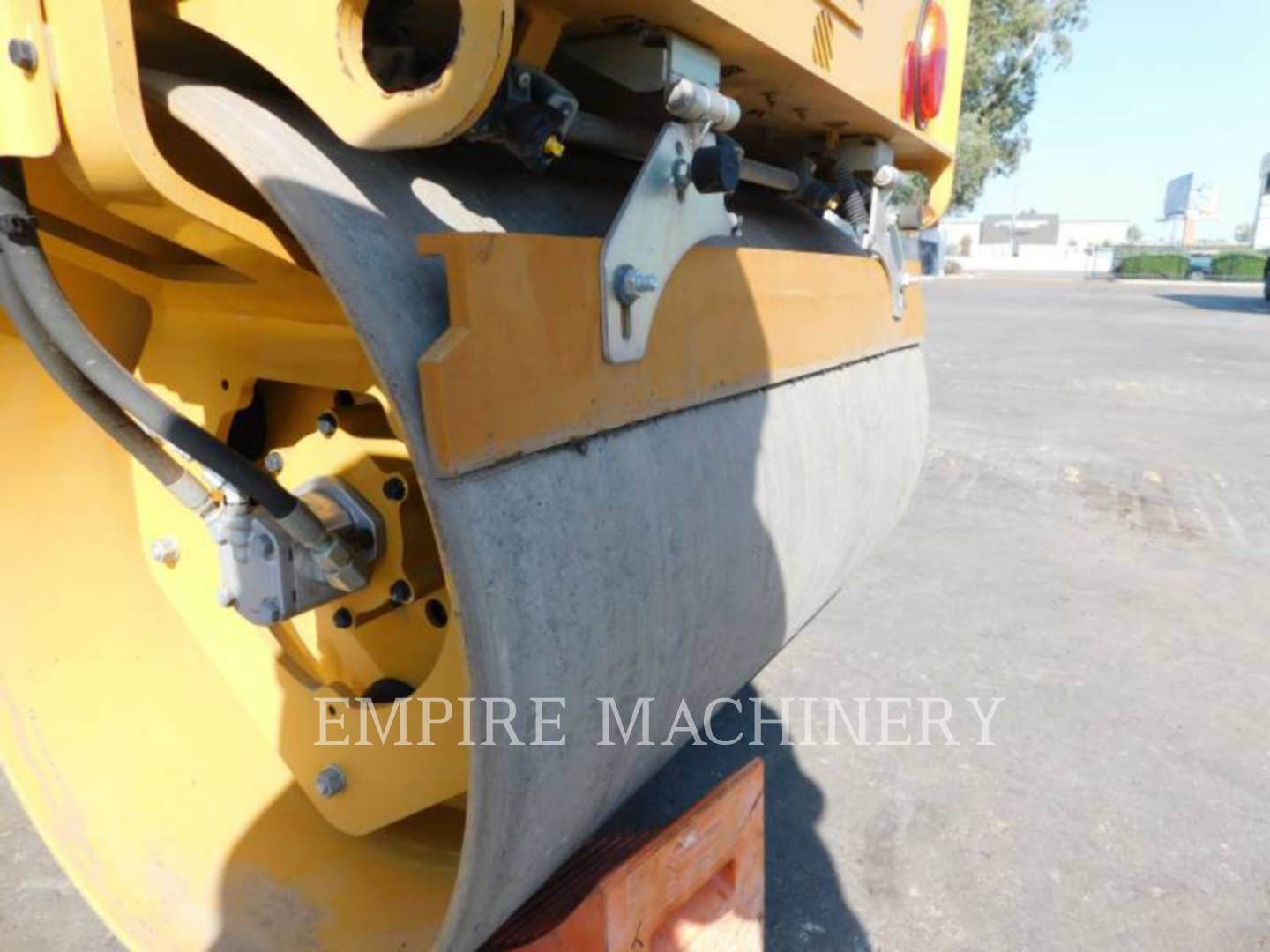 2019 Caterpillar CB22B Vibratory Double