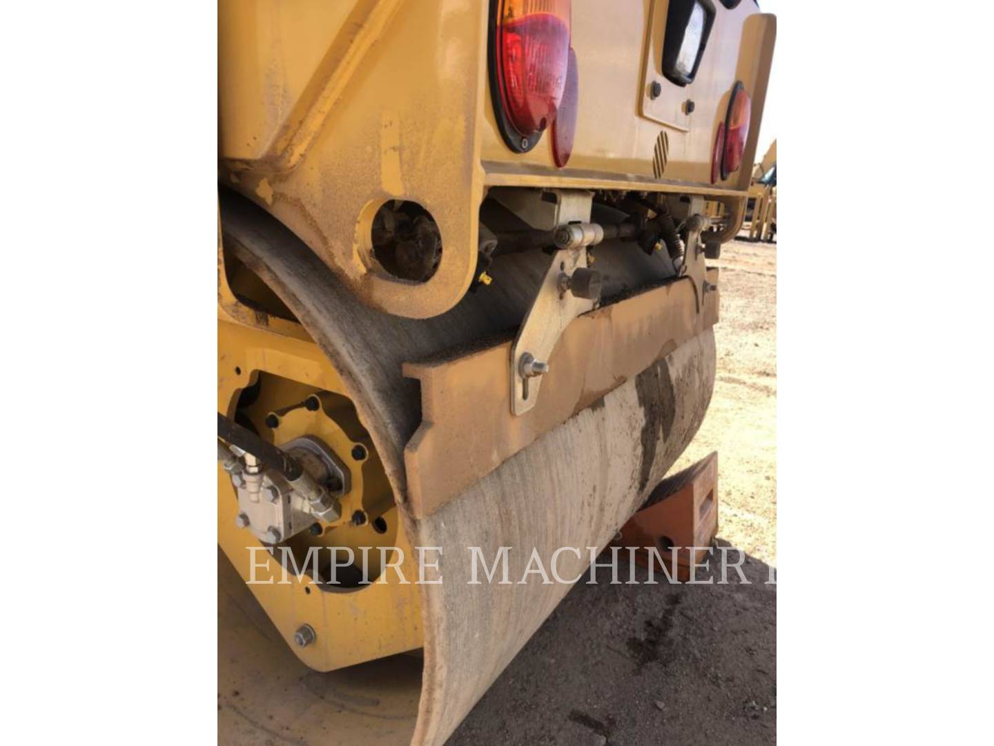 2019 Caterpillar CB22B Vibratory Double