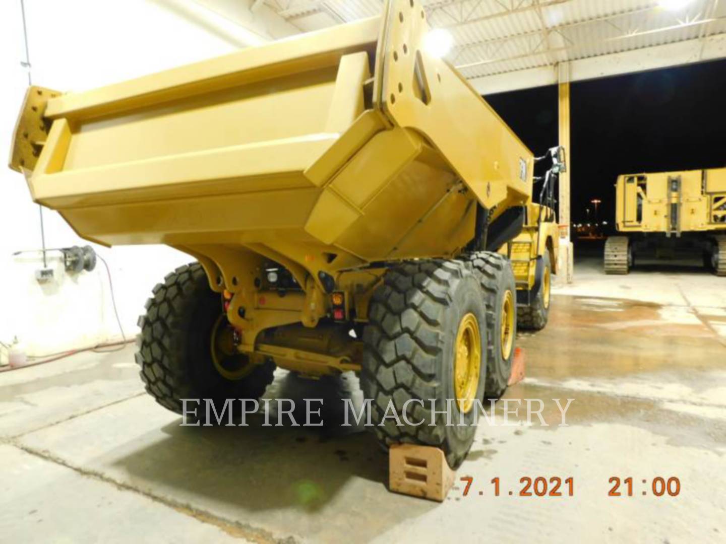 2021 Caterpillar 730-04 Truck