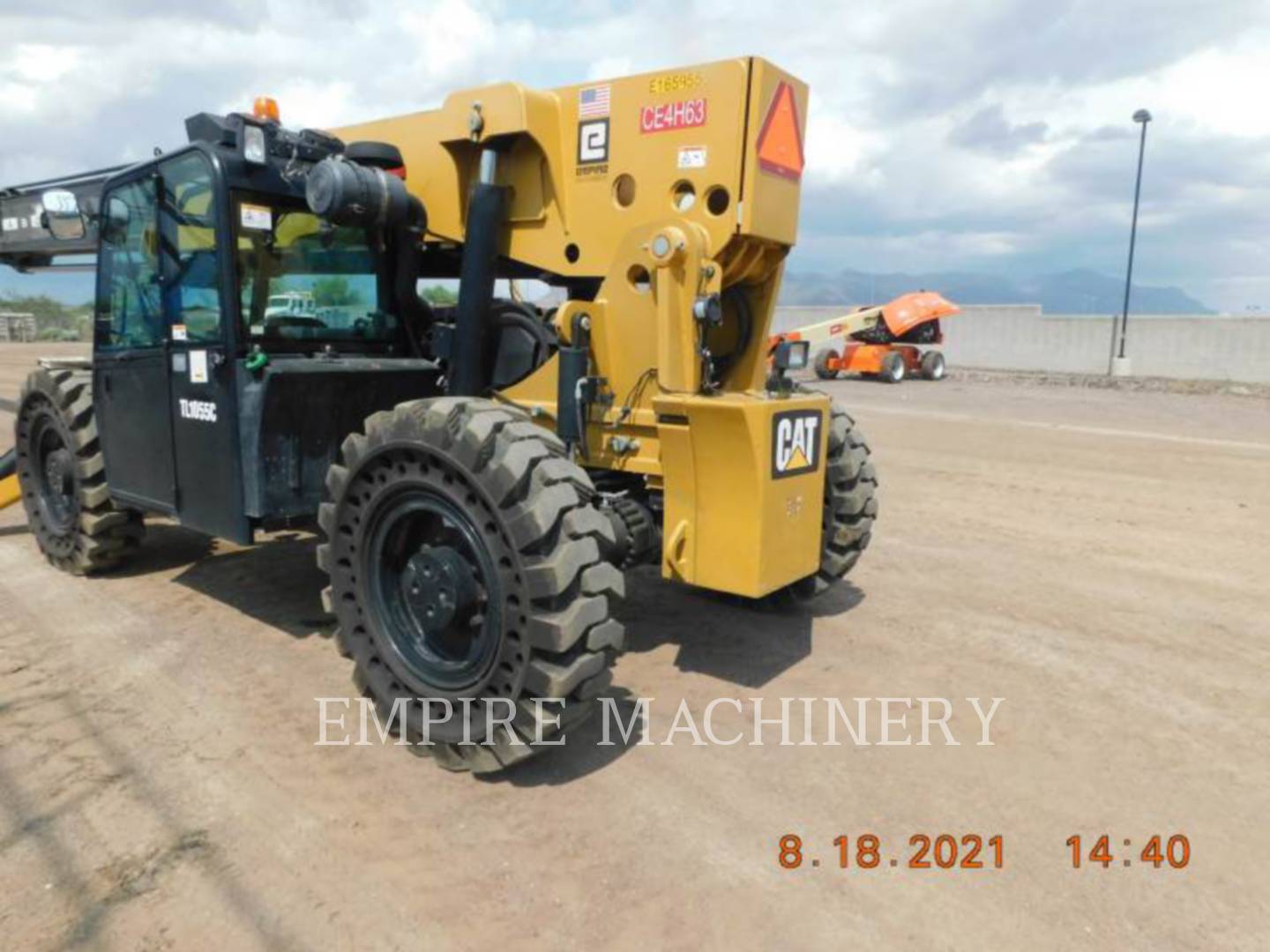 2015 Caterpillar TL1055C TeleHandler