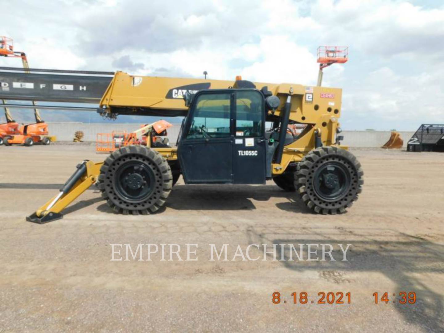 2015 Caterpillar TL1055C TeleHandler