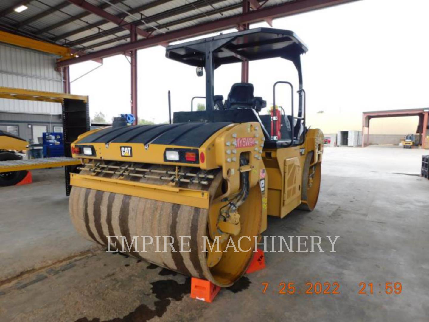 2019 Caterpillar CB15 Vibratory Double