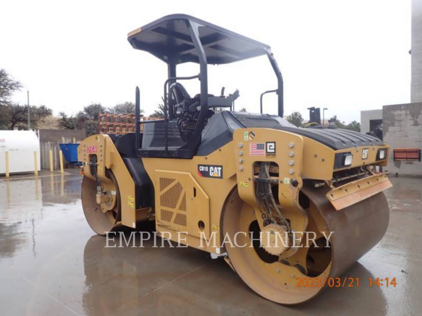 2017 Caterpillar CB10 Vibratory Double