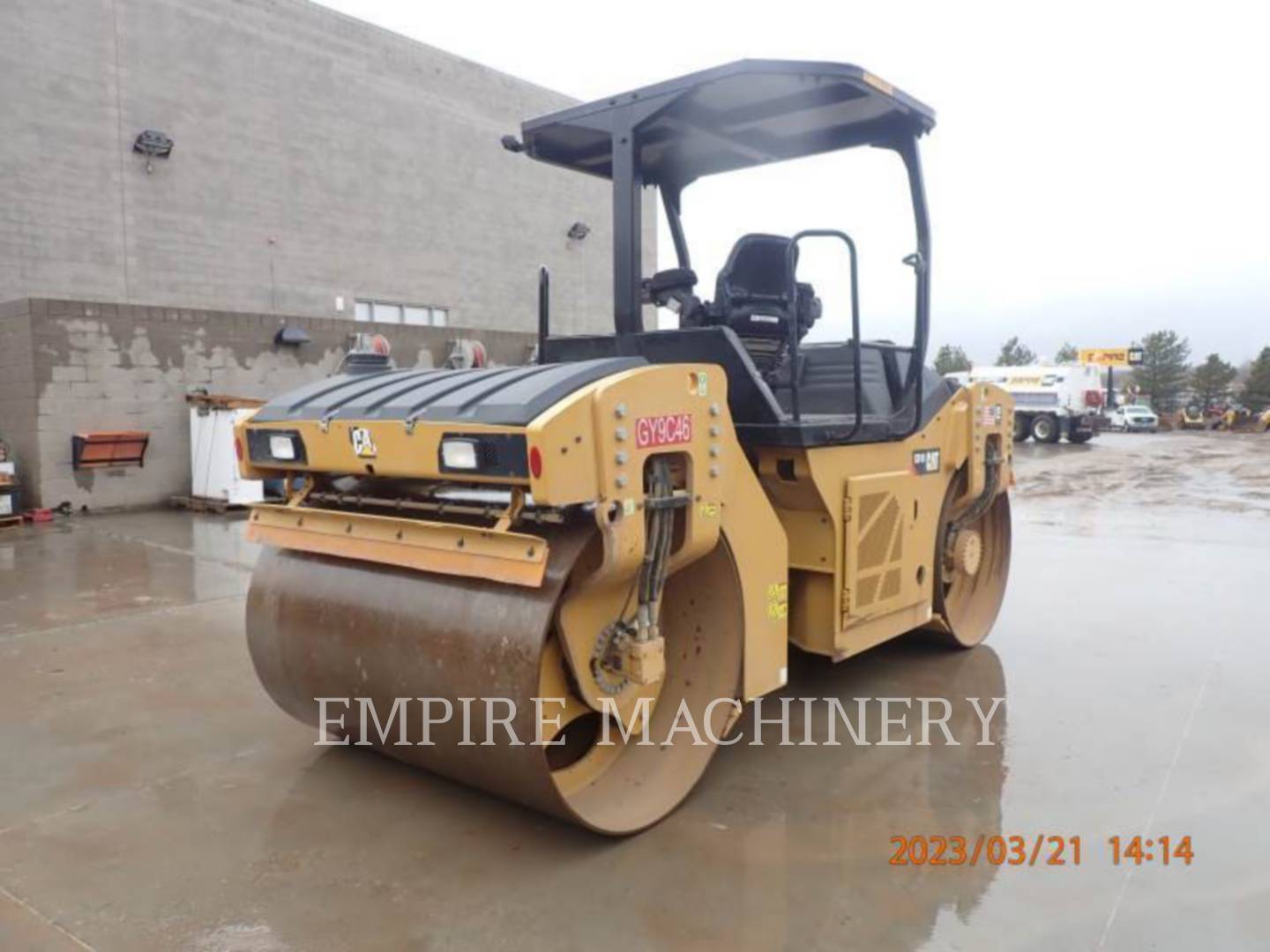 2017 Caterpillar CB10 Vibratory Double