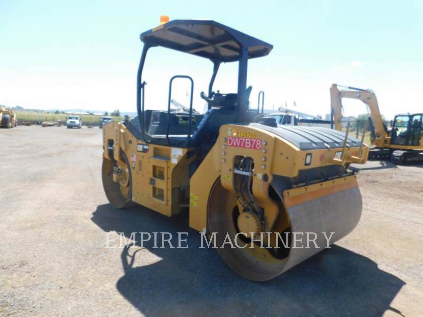 2015 Caterpillar CB54B Vibratory Double