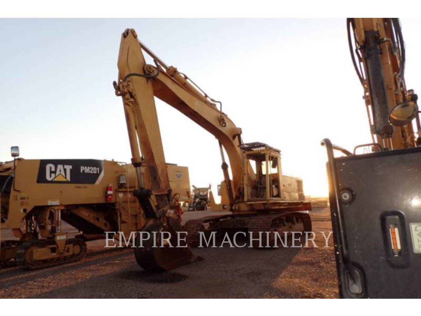 1990 Caterpillar 235C Excavator