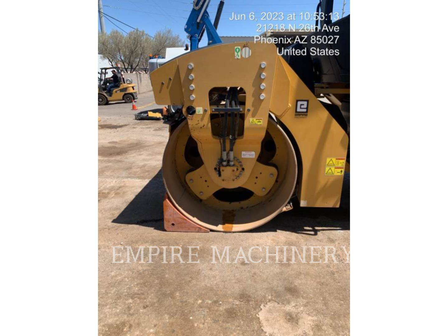 2016 Caterpillar CB54B Vibratory Double