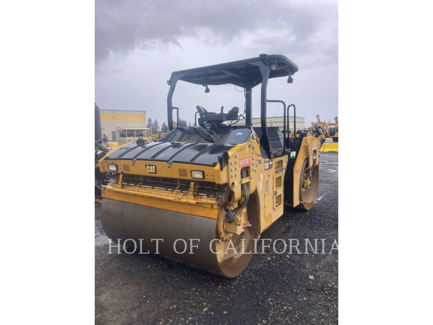 2018 Caterpillar CB64B Compactor