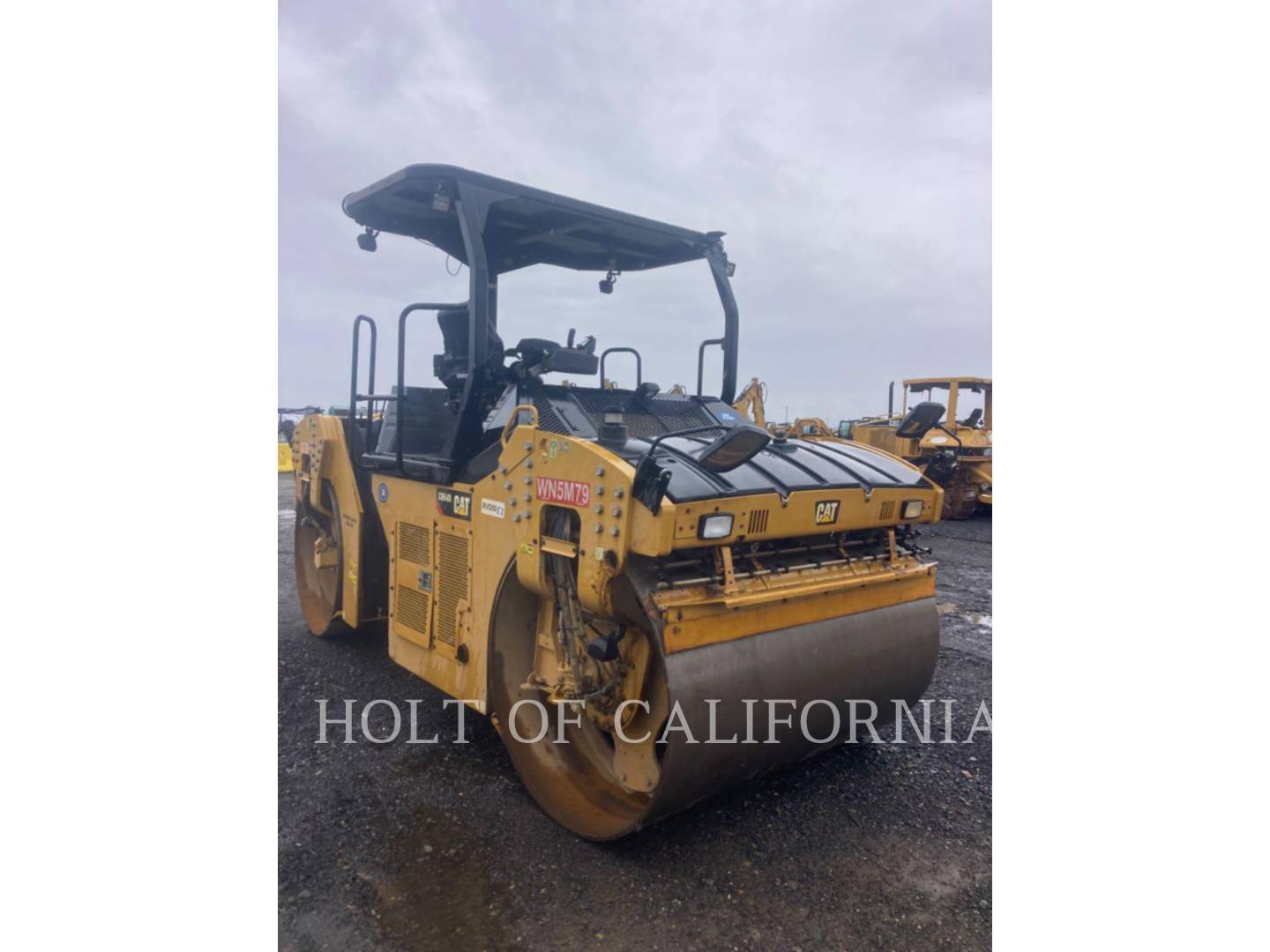 2018 Caterpillar CB64B Compactor