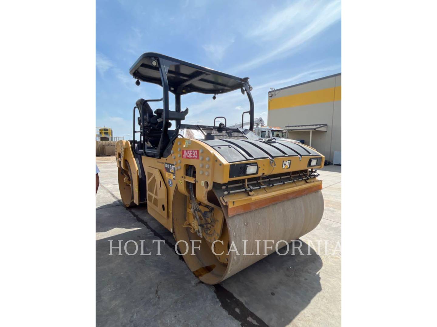 2018 Caterpillar CB13 Compactor