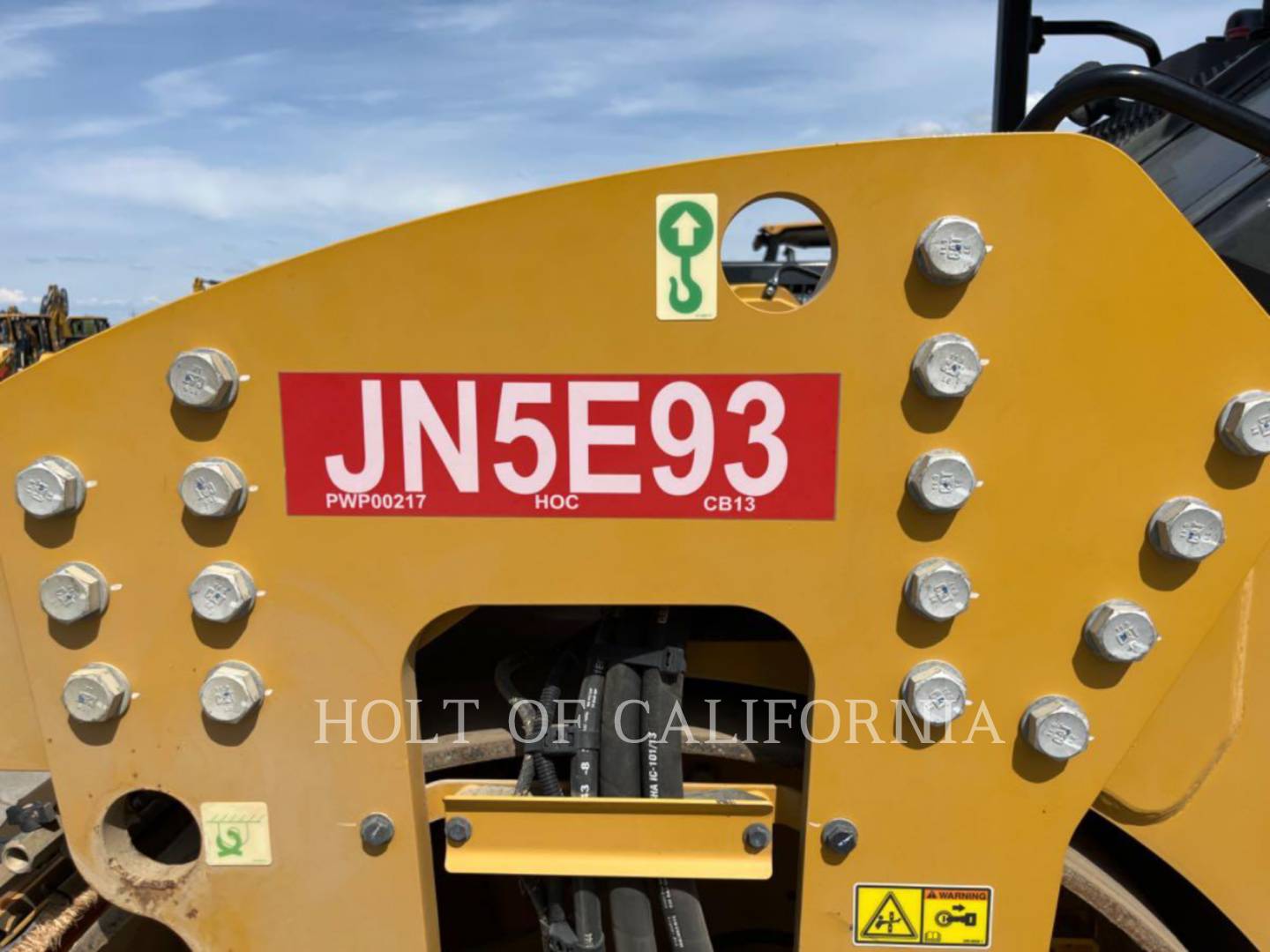 2018 Caterpillar CB13 Compactor