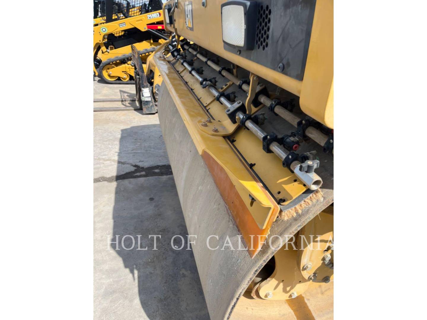 2018 Caterpillar CB13 Compactor